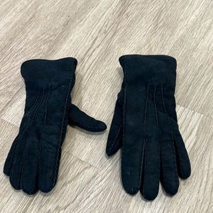 Fur gloves that are soft and warm! Love them as winter accessories!